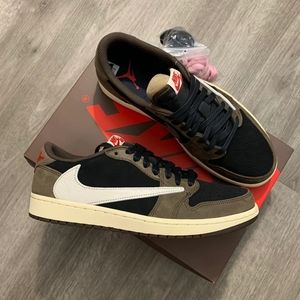 AIR JORDAN 1 RETRO LOW SP X TRAVIS SCOTT